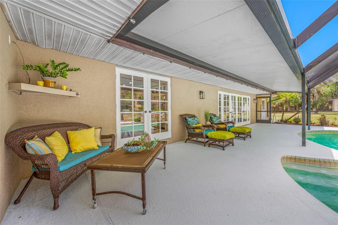 15314 Lake Magdalene Boulevard, Tampa, FL 33618 Photo