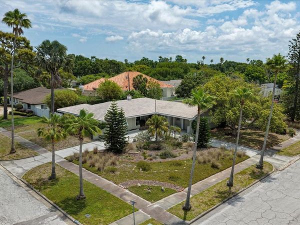 109 PONCE DE LEON BOULEVARD , BELLEAIR, FL 33756