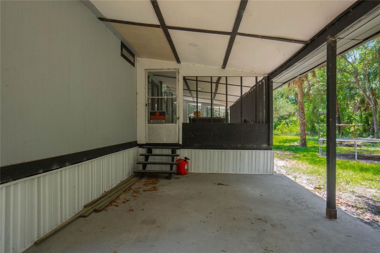 6550 SE Debra Avenue, Inglis, FL 34449 Photo