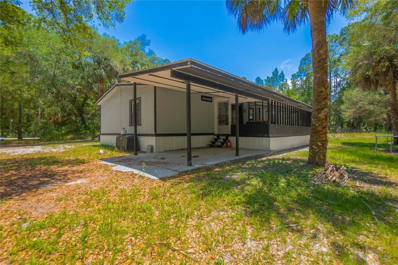 6550 SE Debra Avenue, Inglis, FL 34449 Photo
