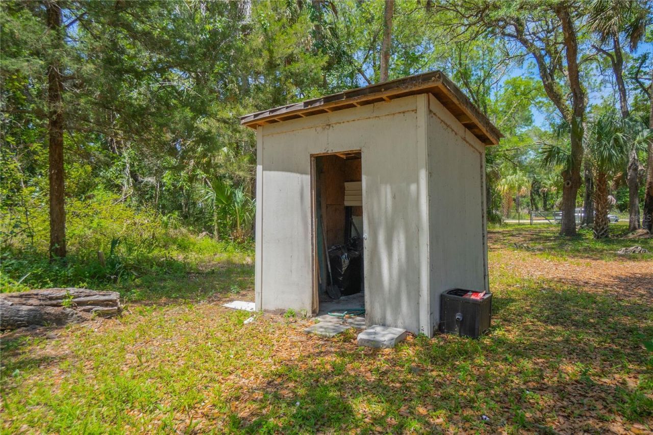 6550 SE Debra Avenue, Inglis, FL 34449 Photo