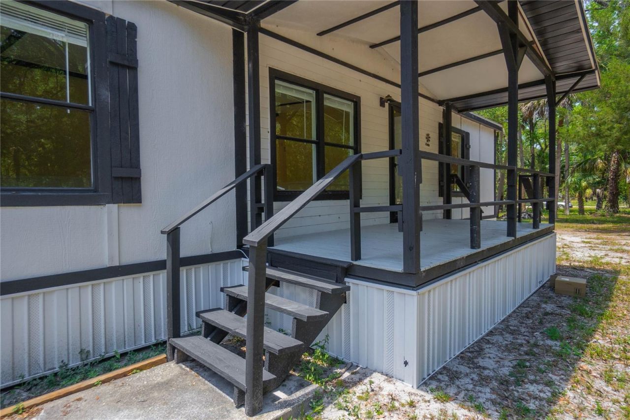6550 SE Debra Avenue, Inglis, FL 34449 Photo