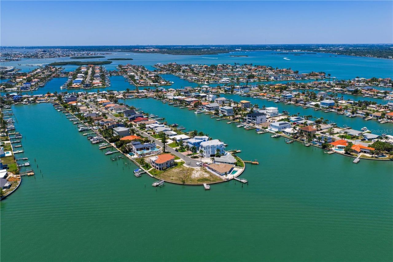 11050 5th Street E, Treasure Island, FL 33706 Photo