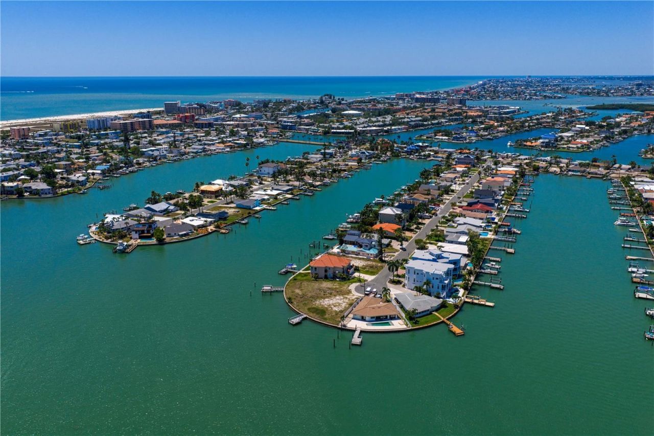 11050 5th Street E, Treasure Island, FL 33706 Photo
