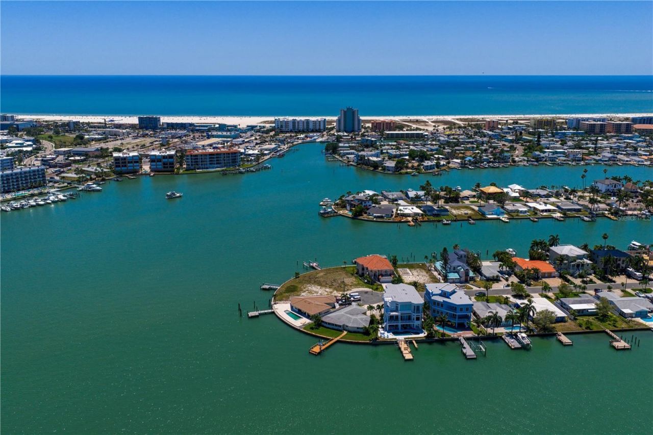11050 5th Street E, Treasure Island, FL 33706 Photo
