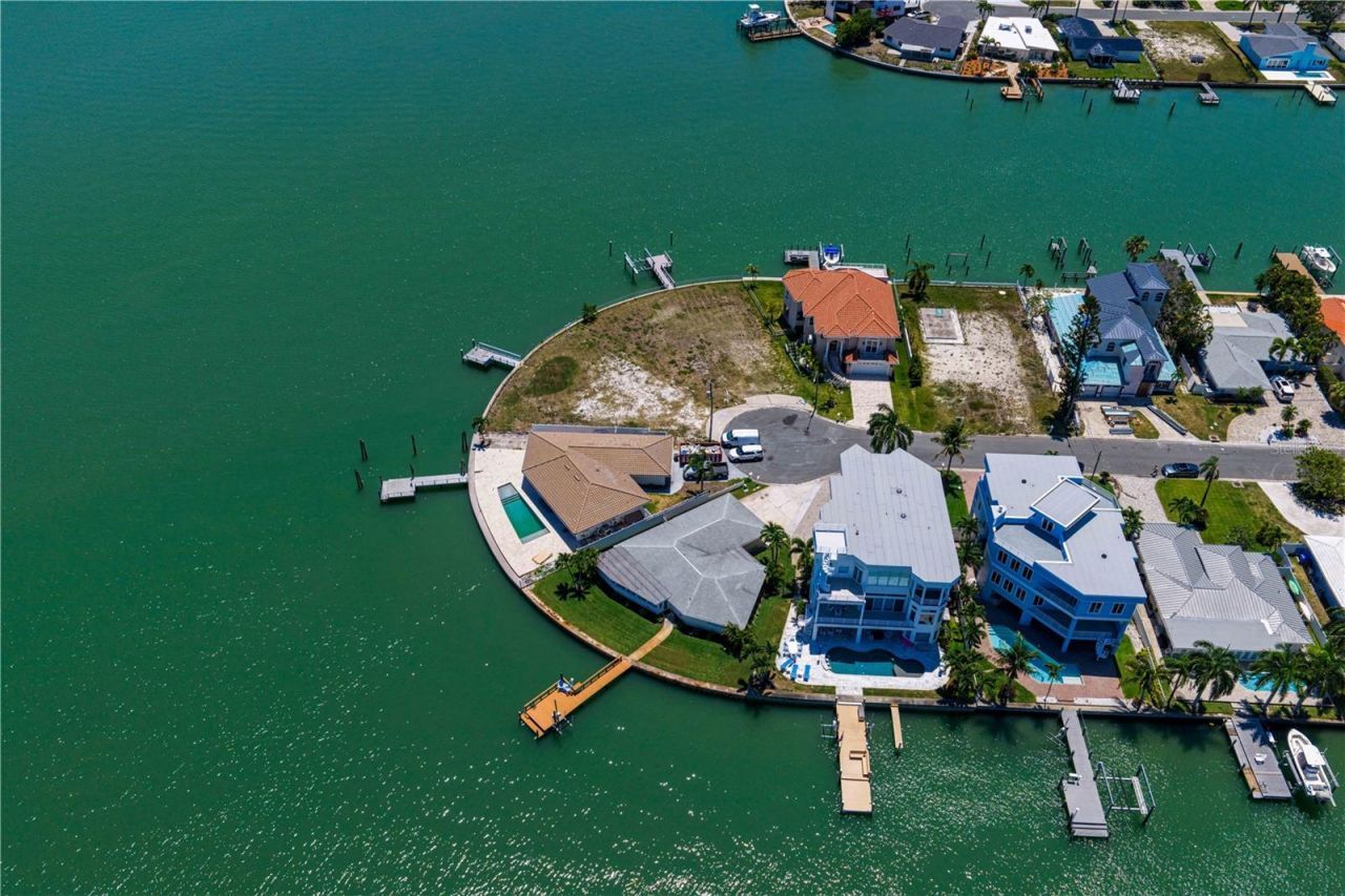 11050 5th Street E, Treasure Island, FL 33706 Photo