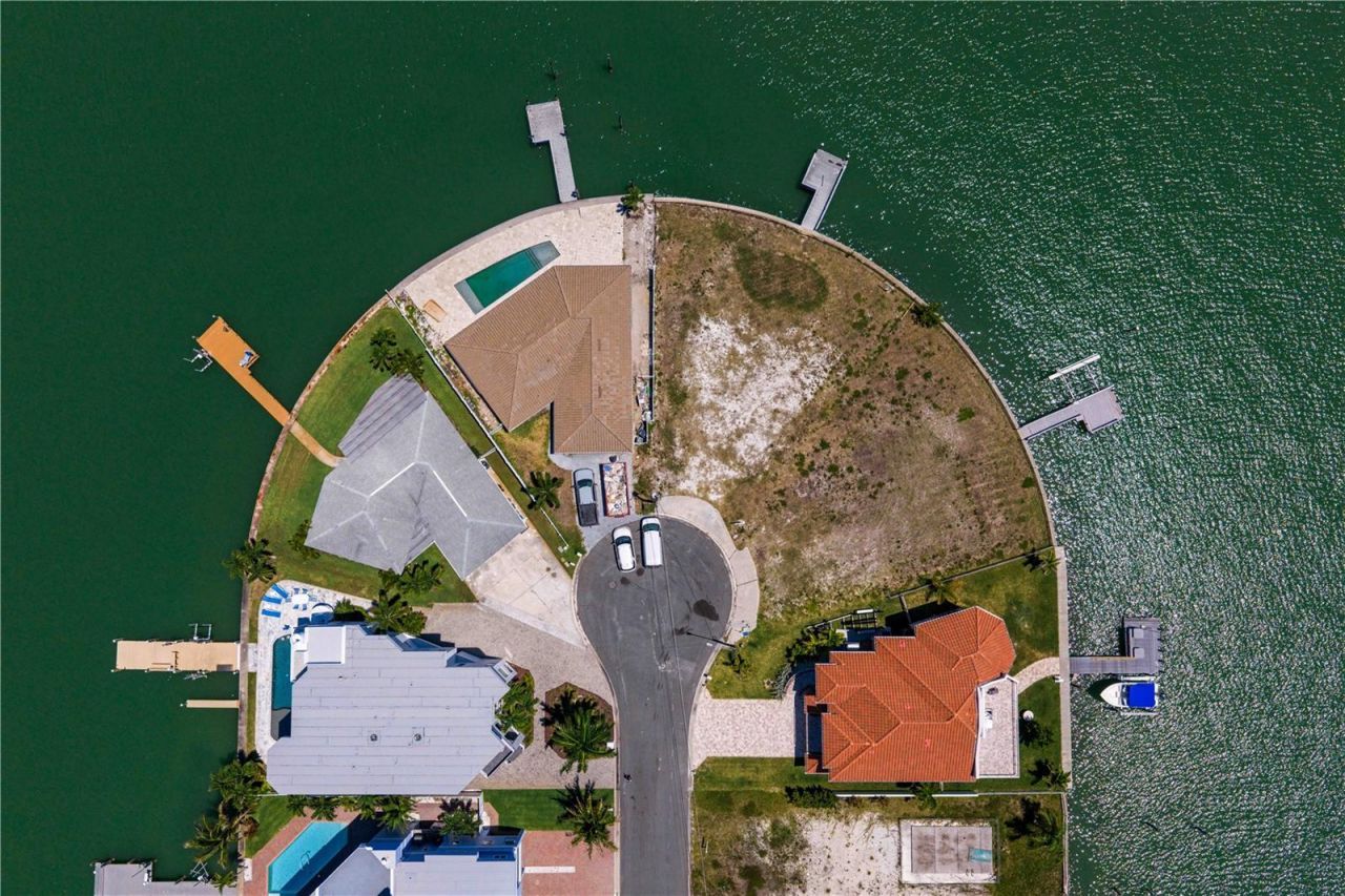 11050 5th Street E, Treasure Island, FL 33706 Photo