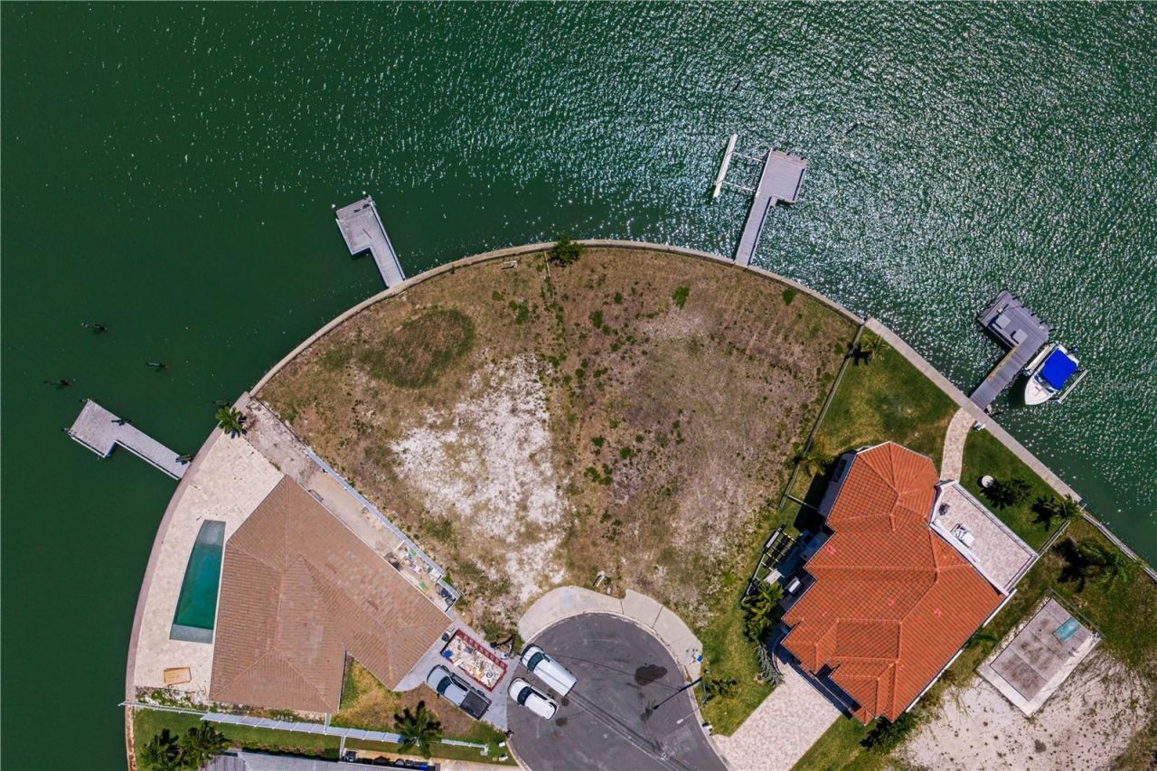 11050 5th Street E, Treasure Island, FL 33706 Photo