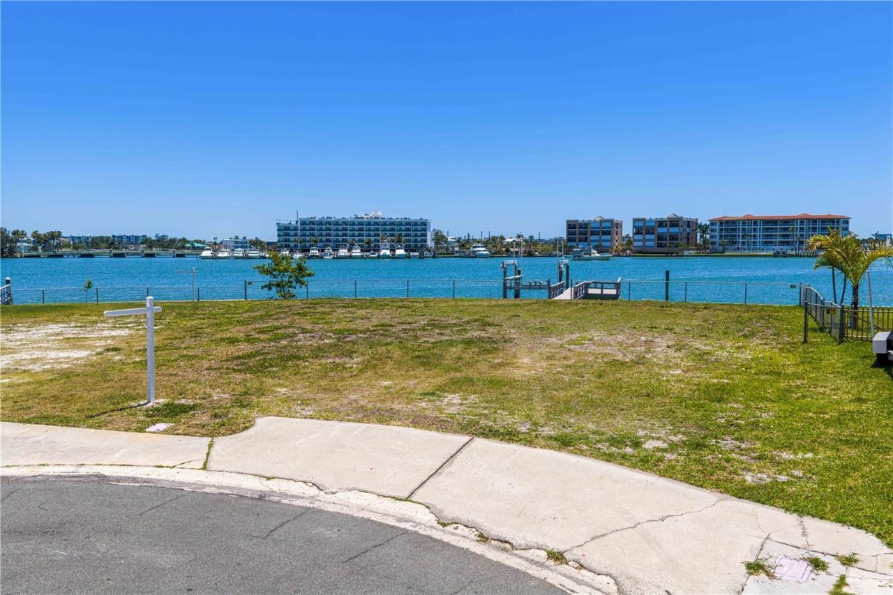 11050 5th Street E, Treasure Island, FL 33706 Photo