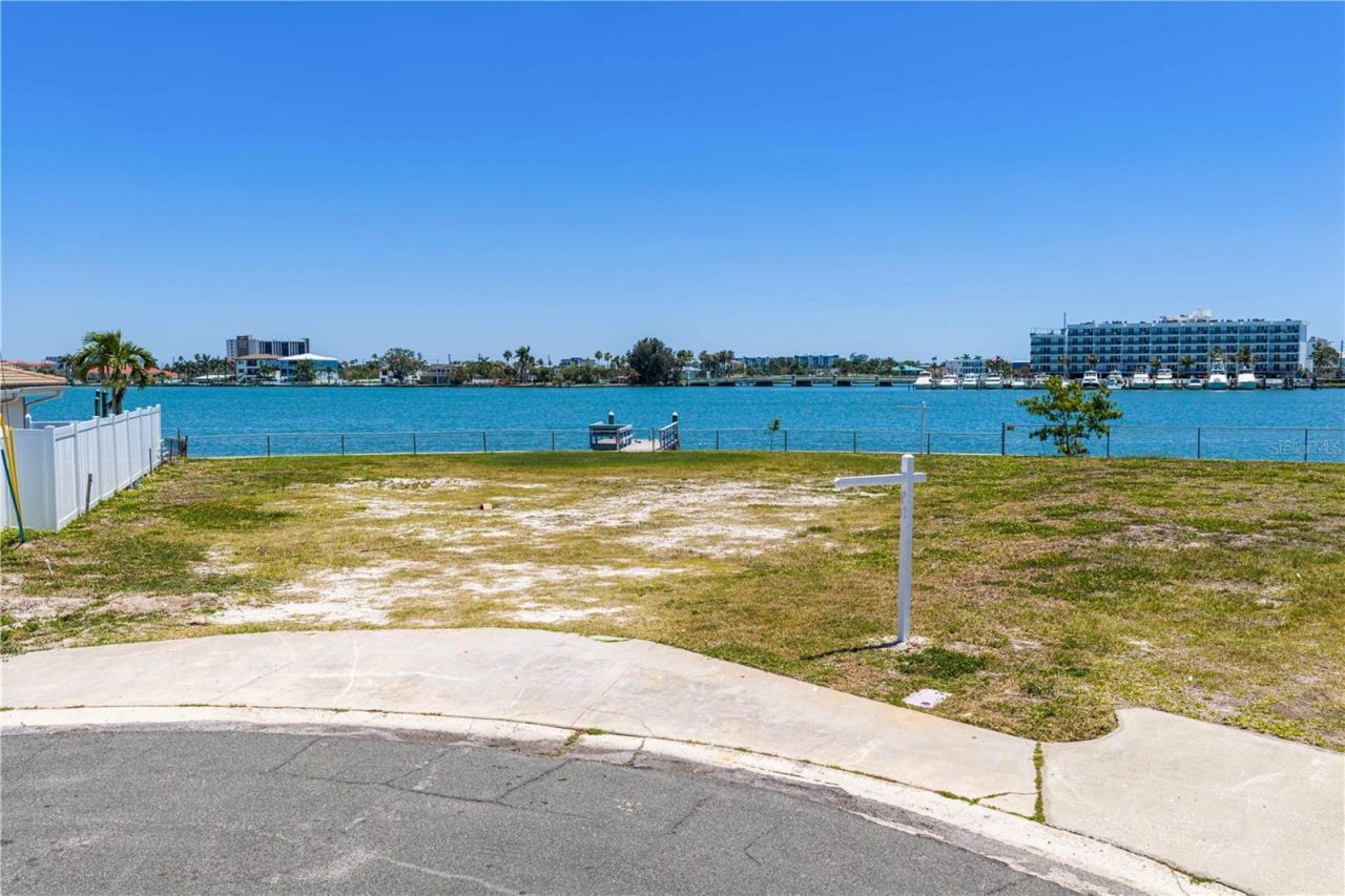 11050 5th Street E, Treasure Island, FL 33706 Photo