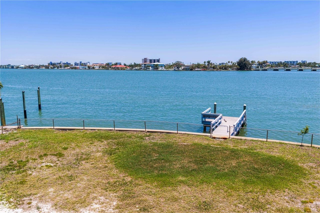 11050 5th Street E, Treasure Island, FL 33706 Photo