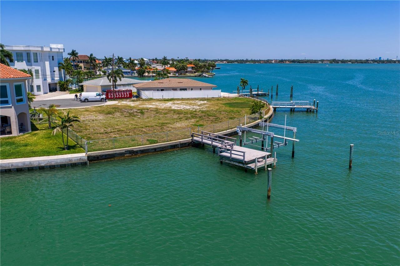 11050 5th Street E, Treasure Island, FL 33706 Photo