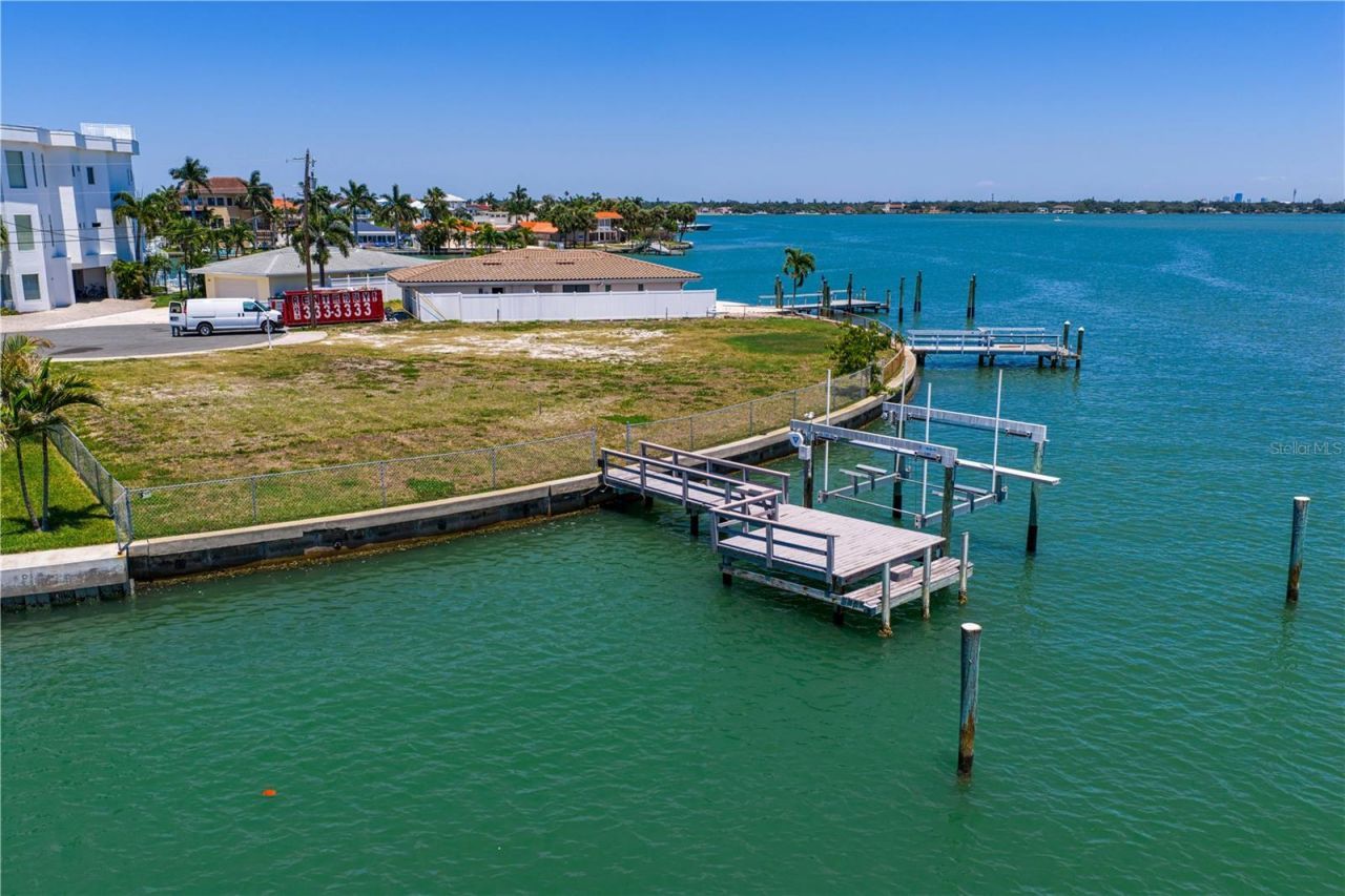 11050 5th Street E, Treasure Island, FL 33706 Photo