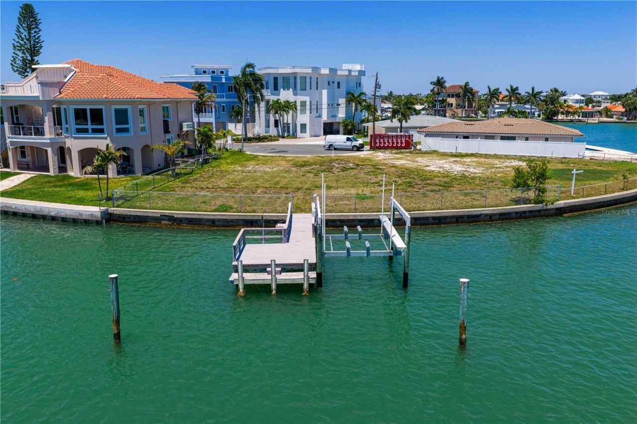 11050 5th Street E, Treasure Island, FL 33706 Photo