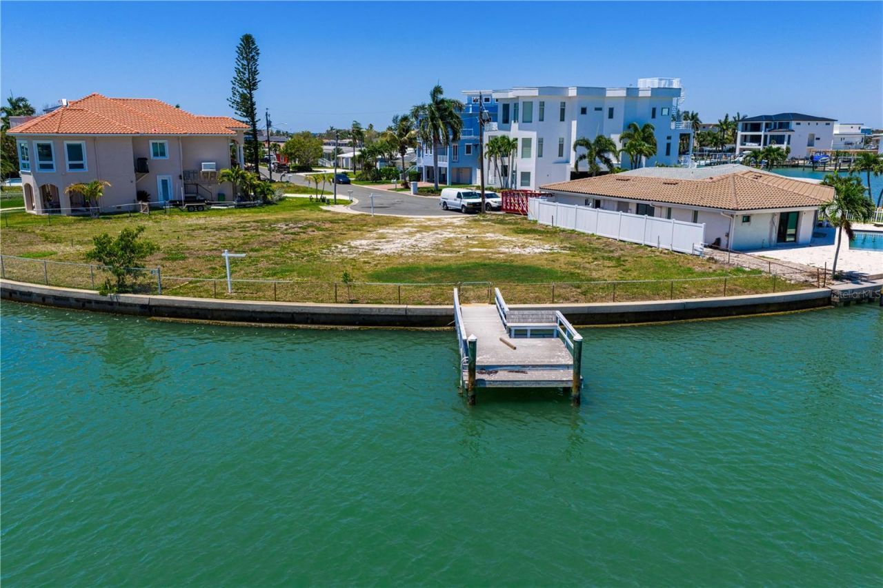 11050 5th Street E, Treasure Island, FL 33706 Photo