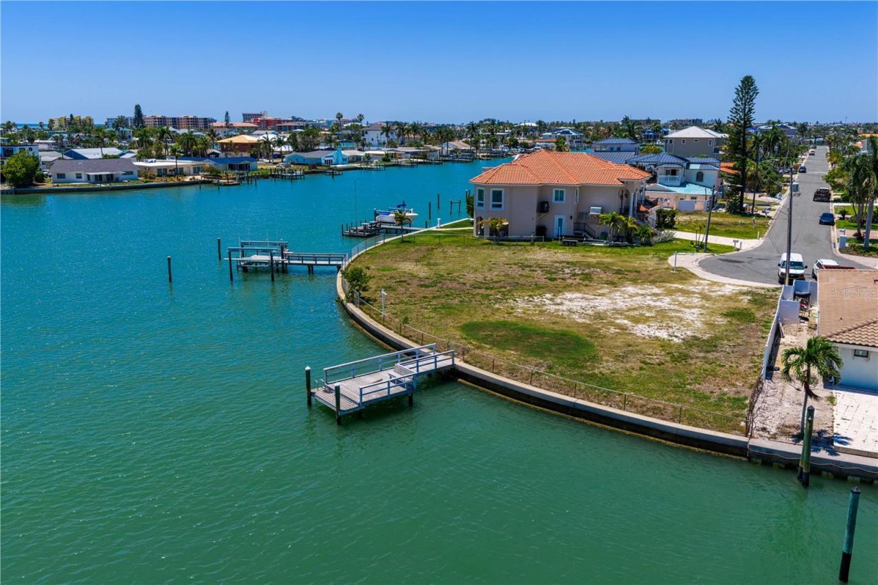 11050 5th Street E, Treasure Island, FL 33706 Photo