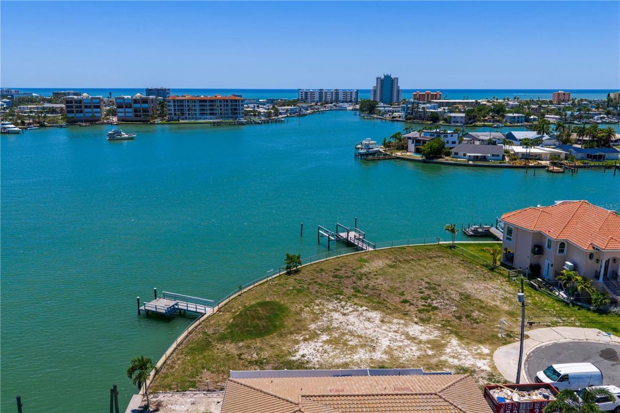 11050 5th Street E, Treasure Island, FL 33706 Photo