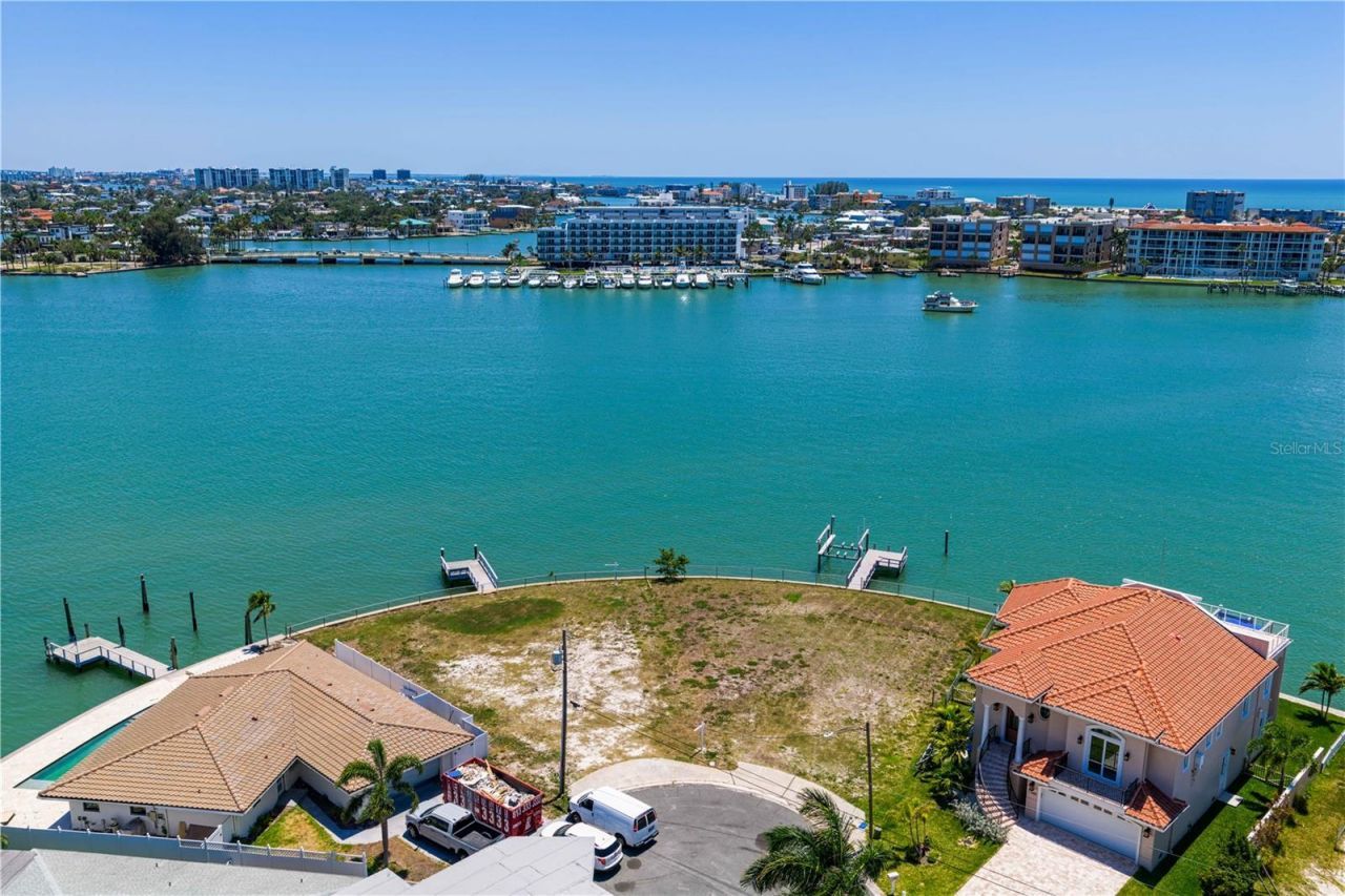 11050 5th Street E, Treasure Island, FL 33706 Photo