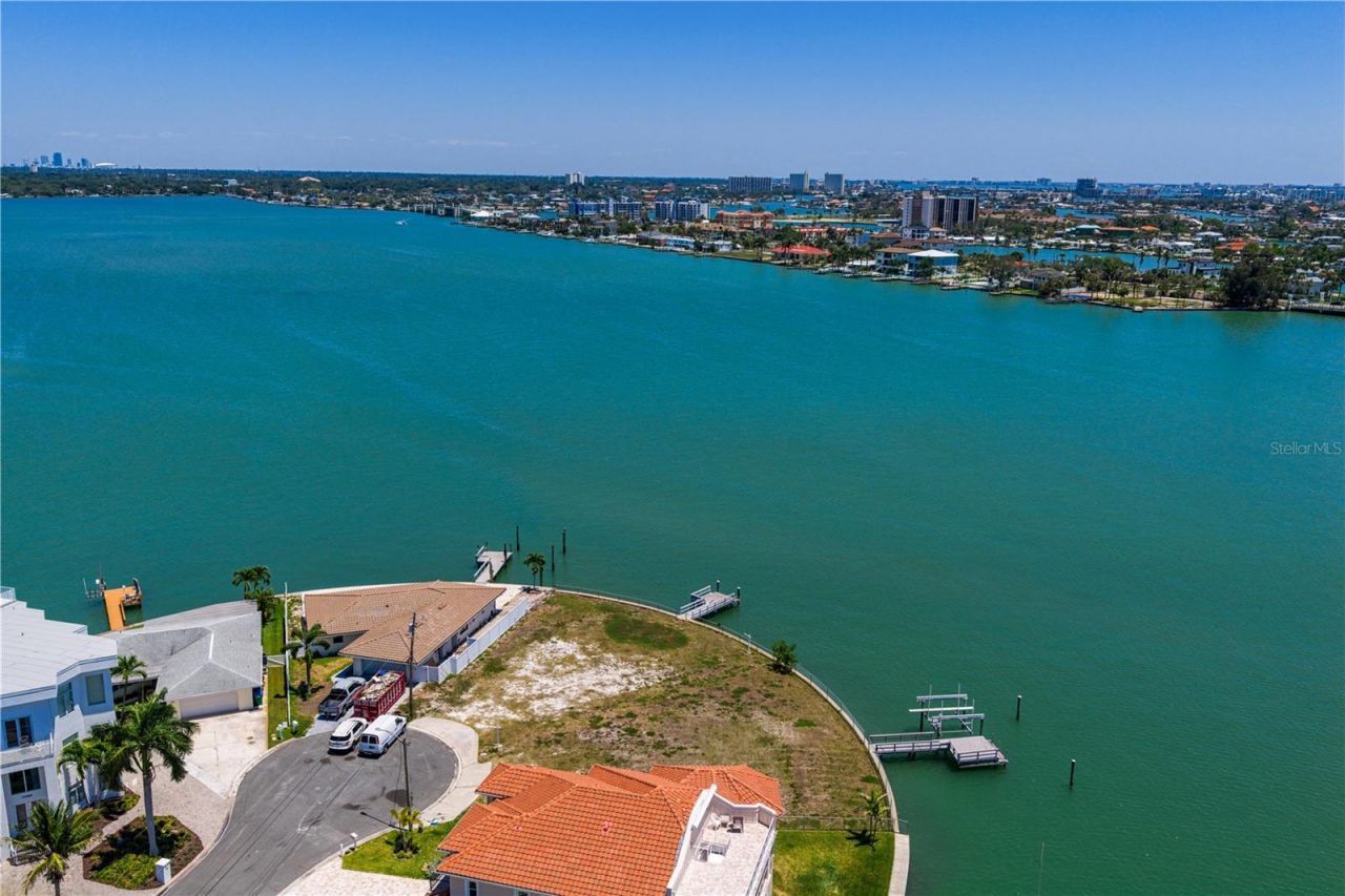 11050 5th Street E, Treasure Island, FL 33706 Photo