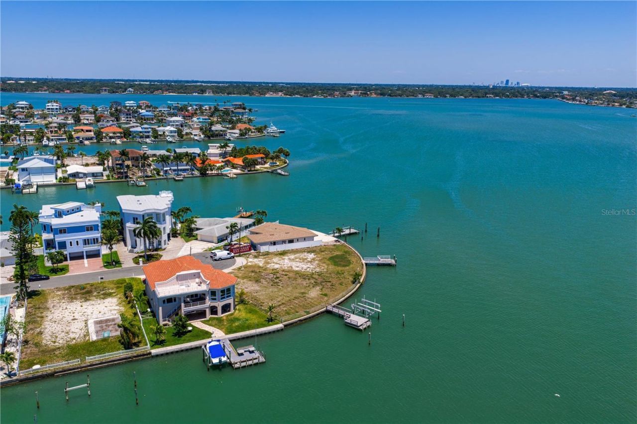 11050 5th Street E, Treasure Island, FL 33706 Photo