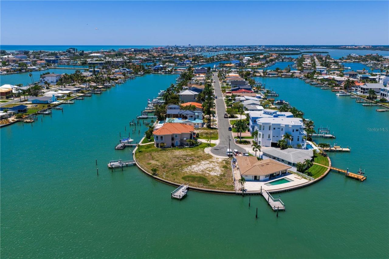 11050 5th Street E, Treasure Island, FL 33706 Photo
