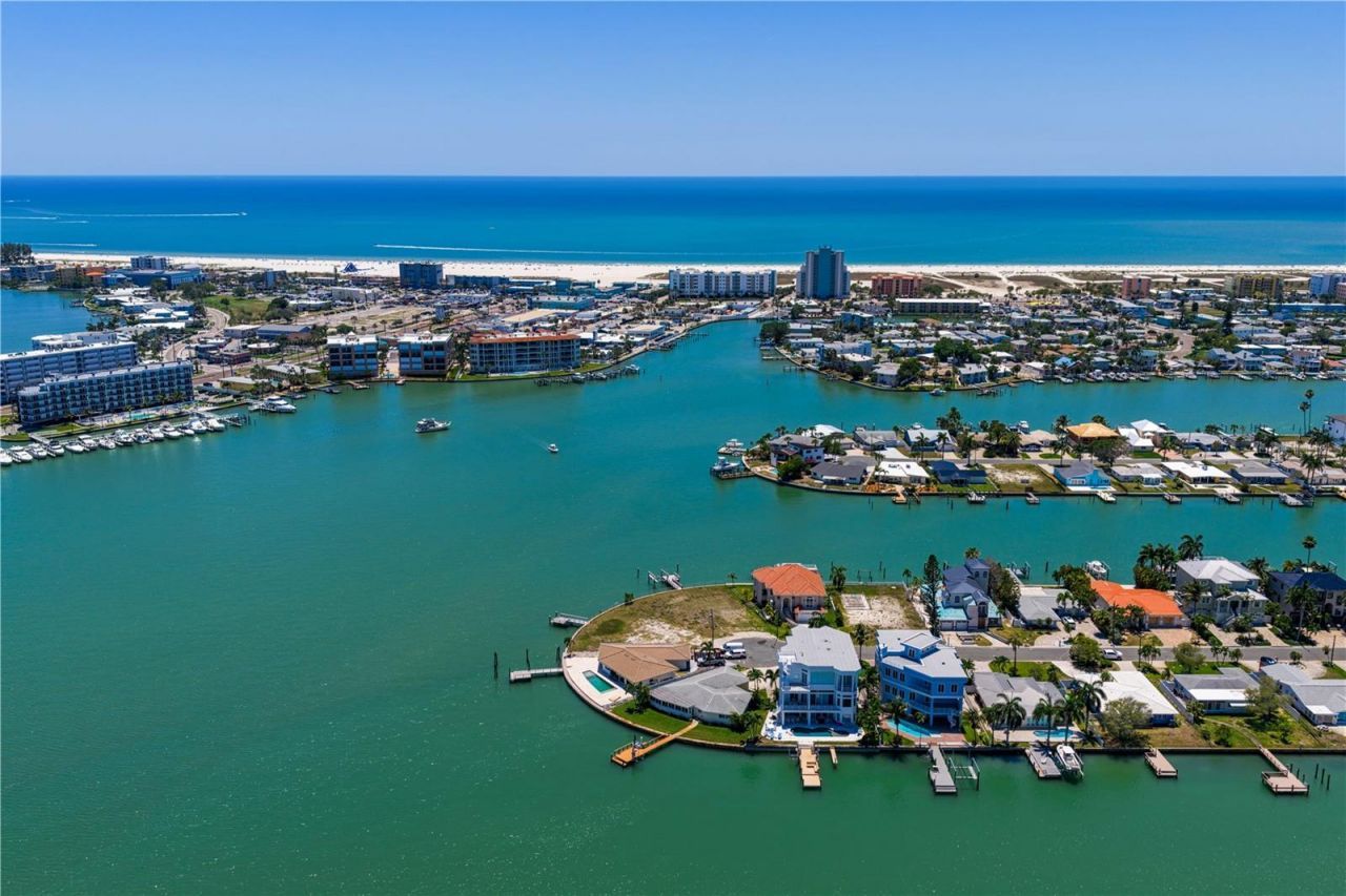 11050 5th Street E, Treasure Island, FL 33706 Photo
