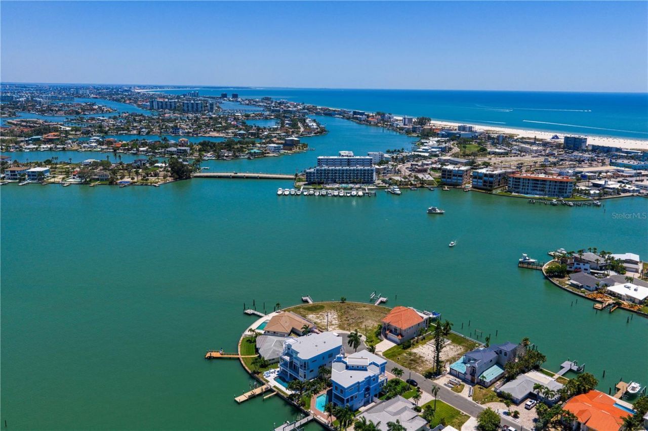 11050 5th Street E, Treasure Island, FL 33706 Photo