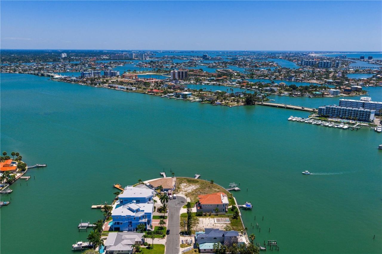 11050 5th Street E, Treasure Island, FL 33706 Photo