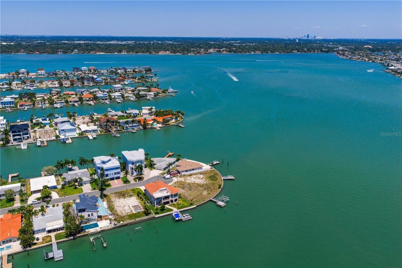11050 5th Street E, Treasure Island, FL 33706 Photo