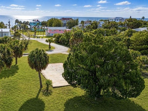 10166 CABANA STREET , WEEKI WACHEE, FL 34607