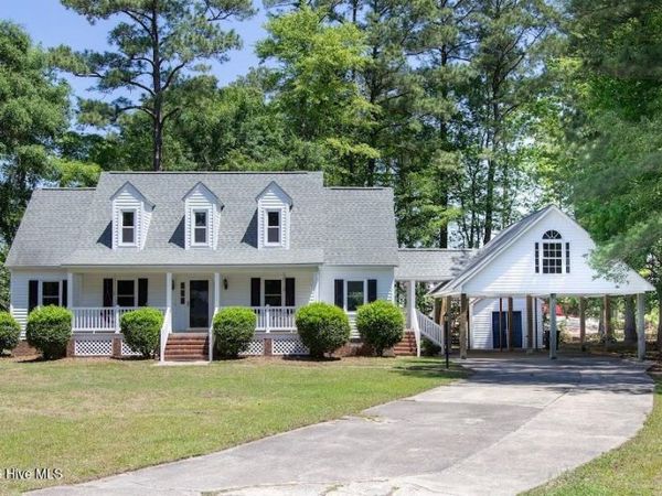 212 N Wedgewood Drive, Washington, NC 27889