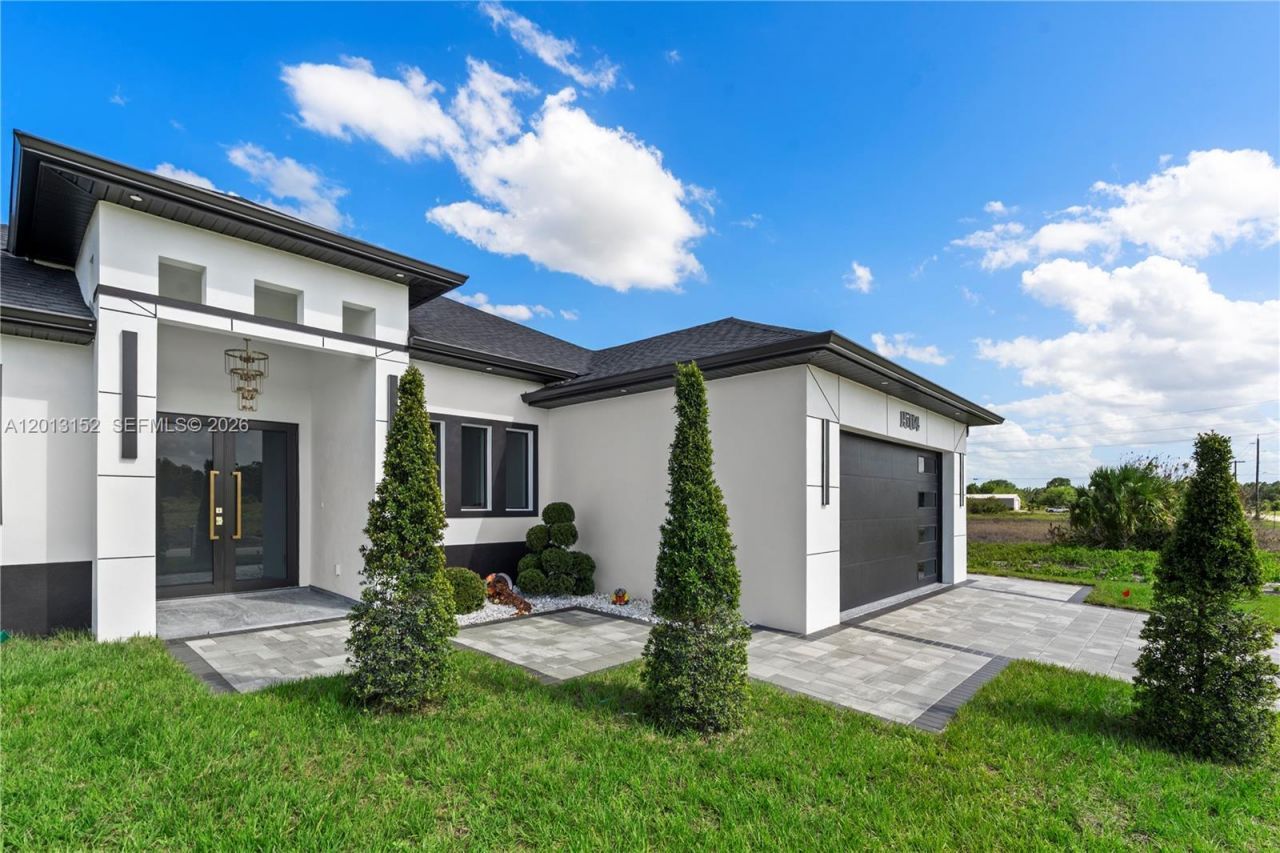 1504 Moore, Lehigh Acres, FL 33972 Photo