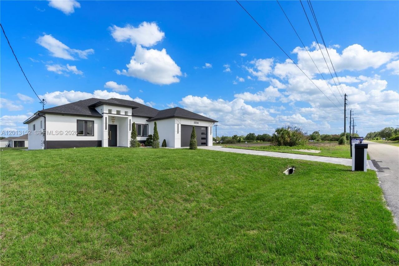 1504 Moore, Lehigh Acres, FL 33972 Photo