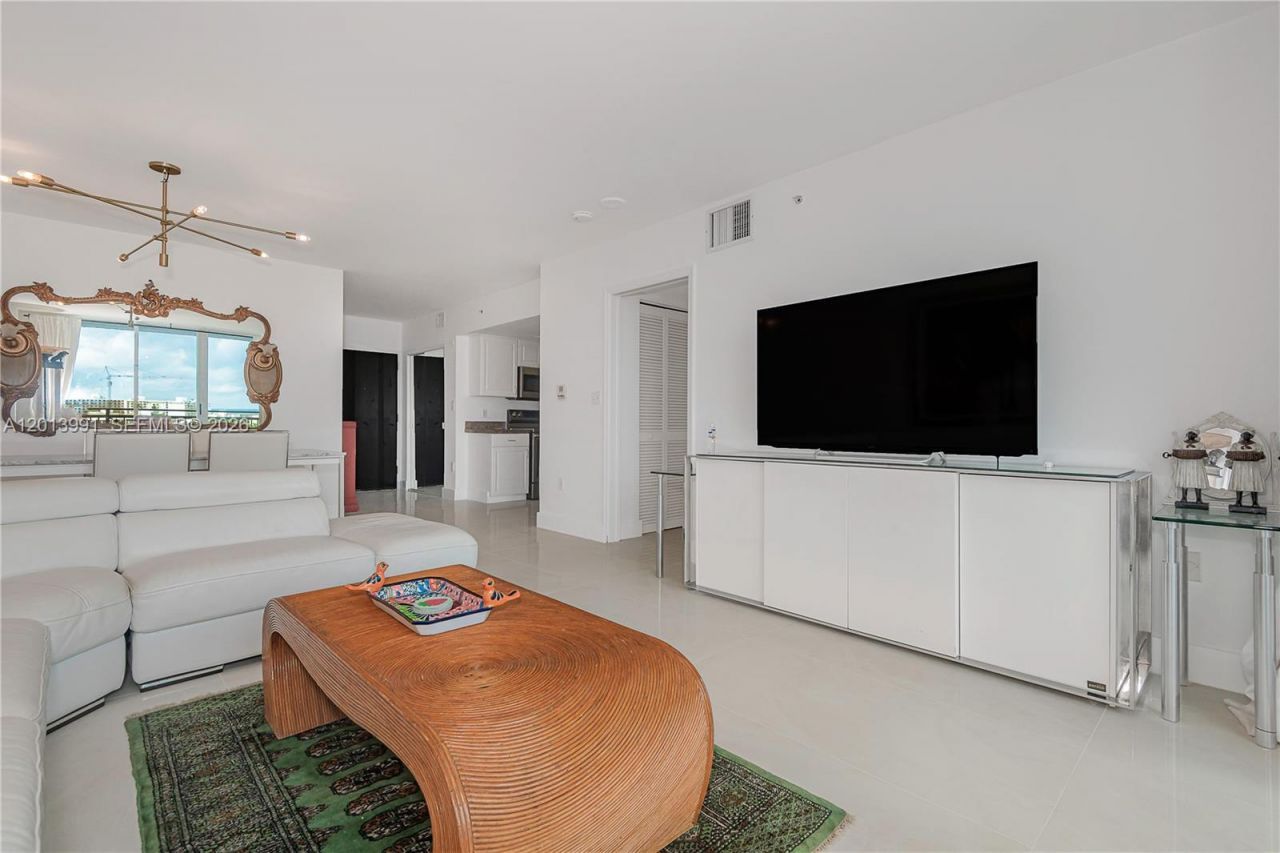 90 Alton Rd , Unit 1007, Miami Beach, FL 33139 Photo