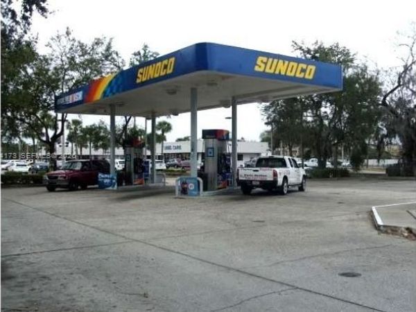 895 N Nova , Daytona, FL 32117