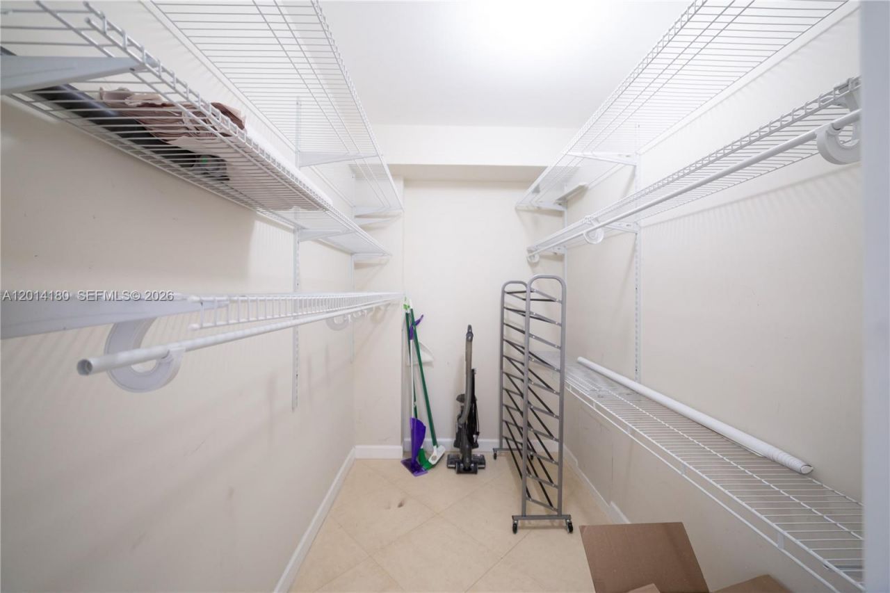 20000 E Country Club Dr , Unit 1001, Aventura, FL 33180 Photo