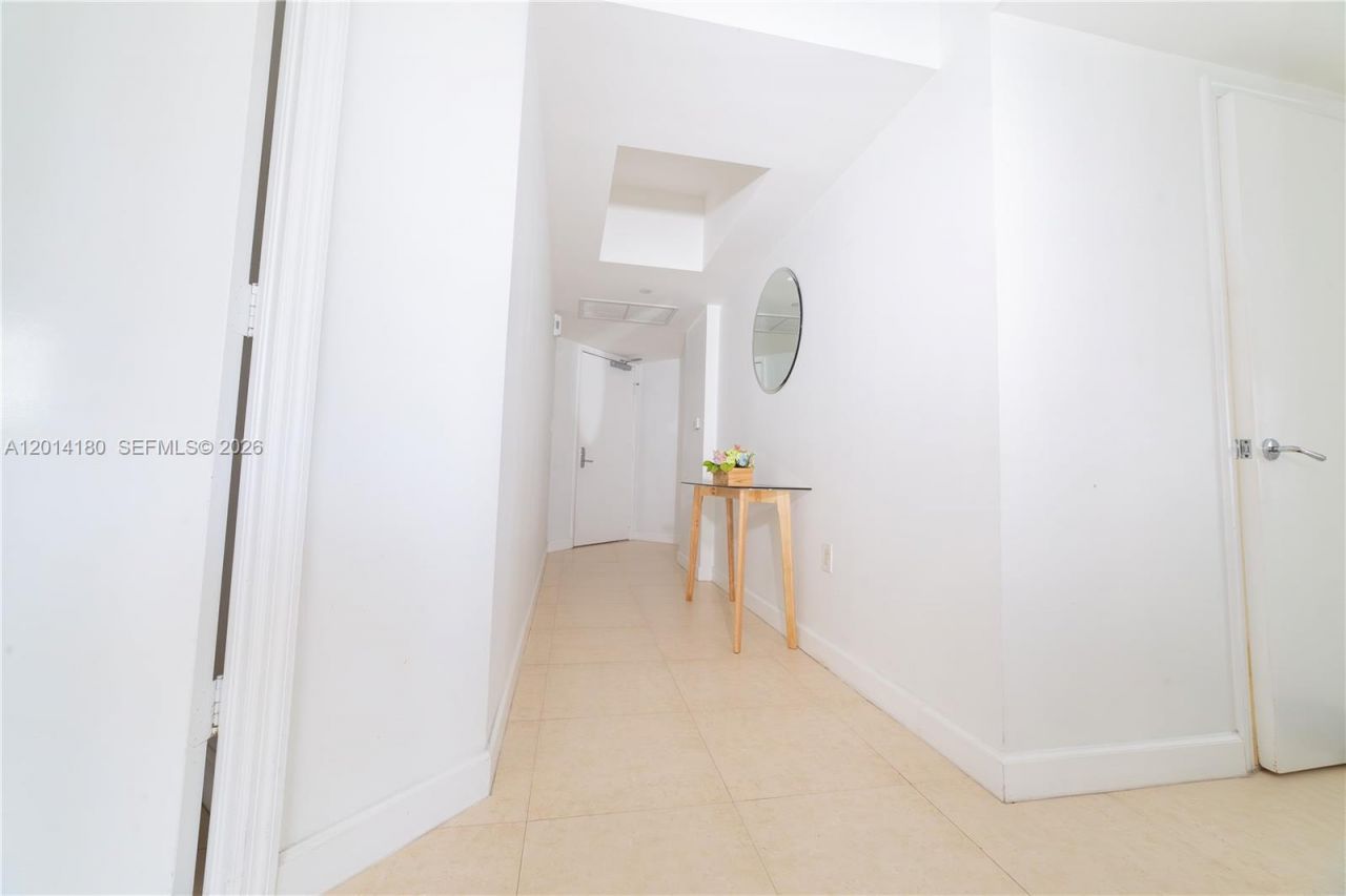 20000 E Country Club Dr , Unit 1001, Aventura, FL 33180 Photo