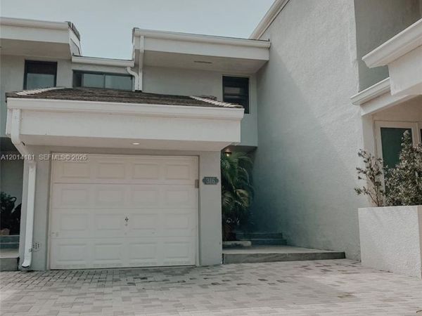 316 Poinciana Dr , Unit 808, Sunny Isles Beach, FL 33160