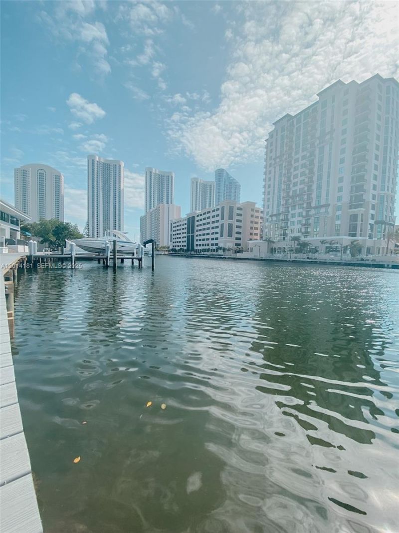 316 Poinciana Dr, Unit 808, Sunny Isles Beach, FL 33160 Photo