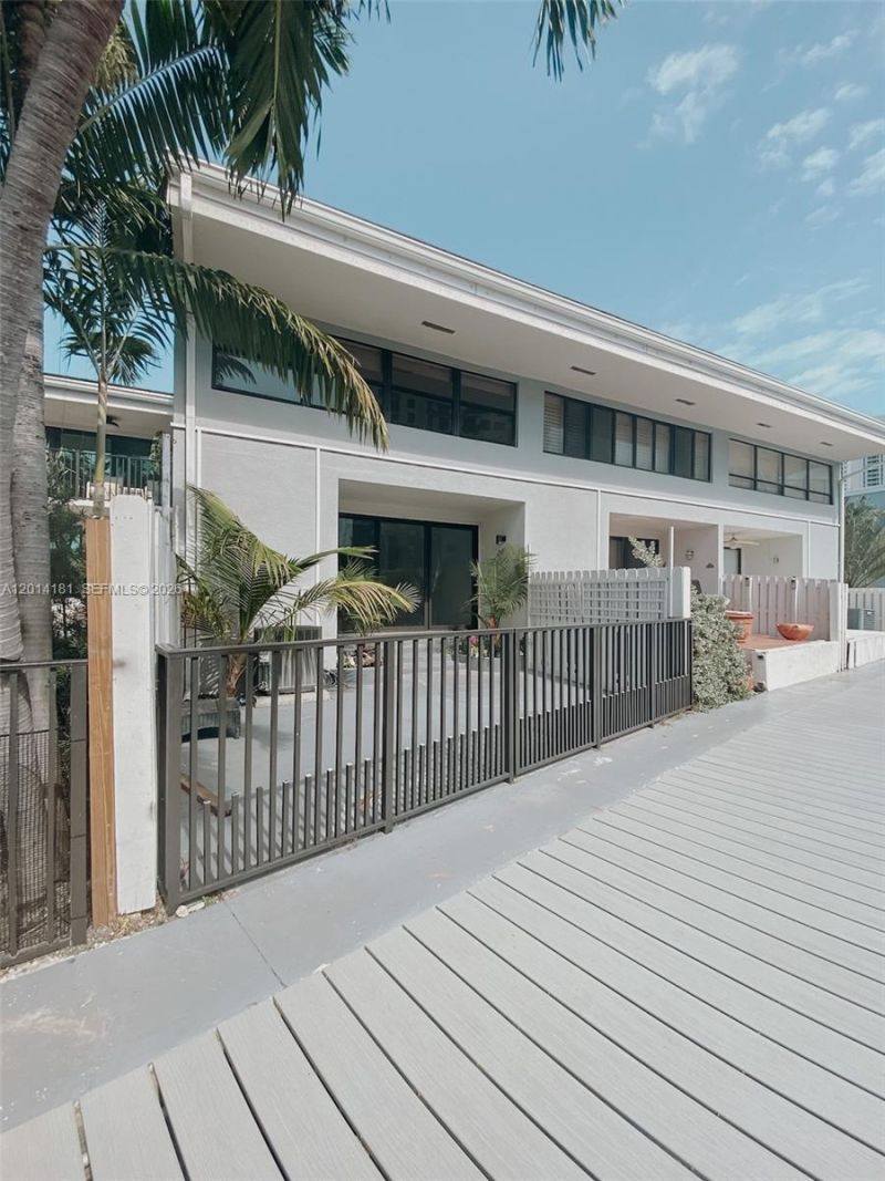 316 Poinciana Dr, Unit 808, Sunny Isles Beach, FL 33160 Photo