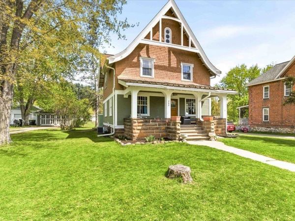 209 S East Street, Wonewoc, WI 53968