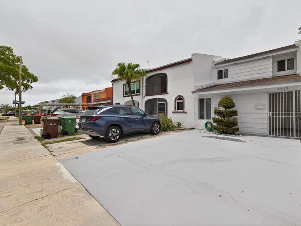 1819 W 68th Street, Hialeah, FL 33014