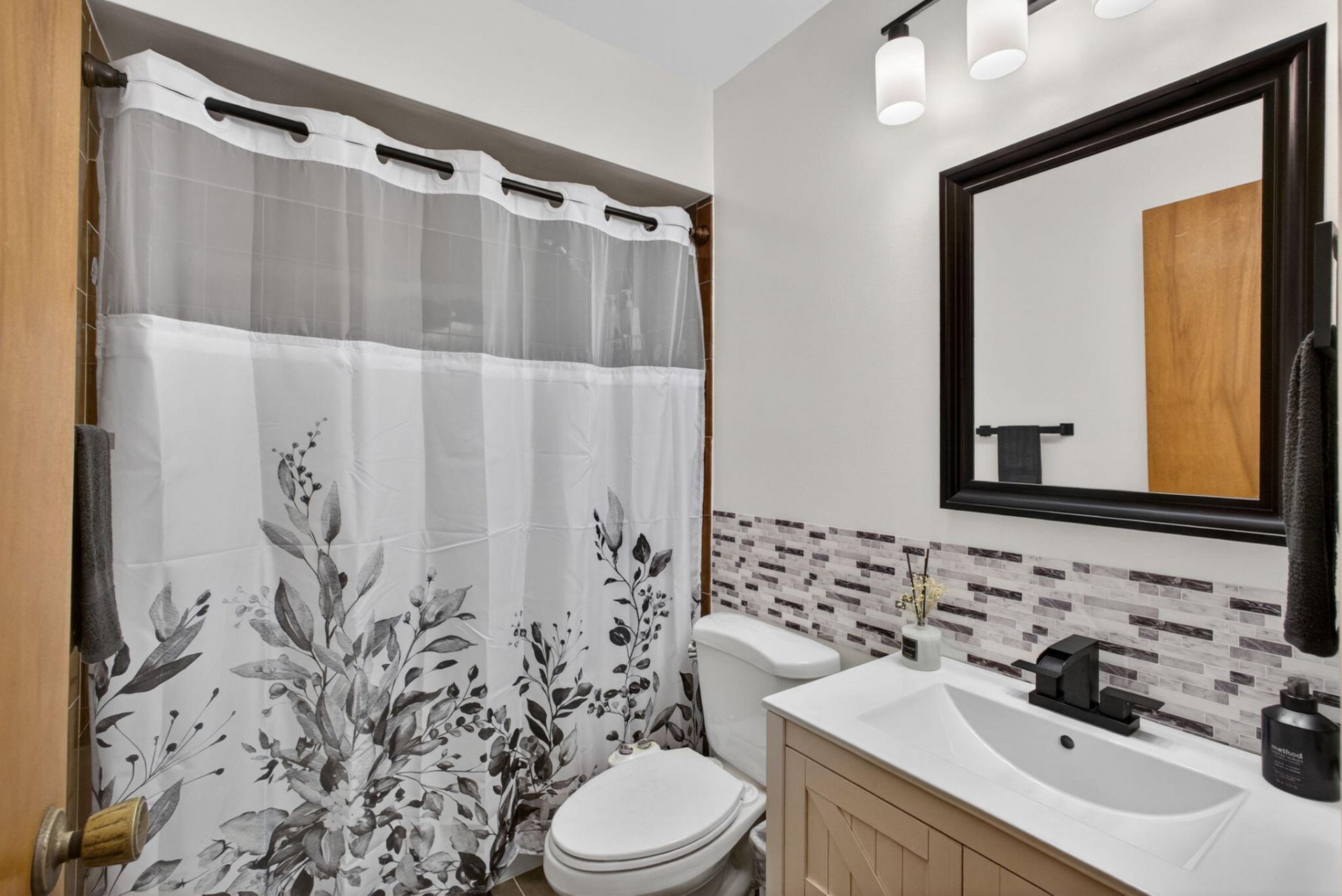 5589 SE Paramount Drive, Stuart, FL 34997 Photo