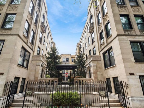 3602 N Pine Grove Avenue , Unit 2B, Chicago, IL 60613