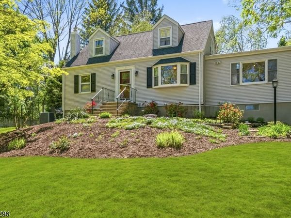 37 Hussa Pl, Denville, NJ 07834