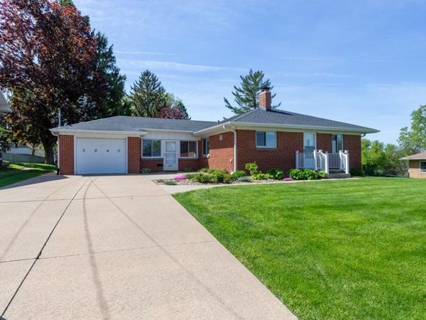 3040 Kaufmann Avenue, Dubuque, IA 52001