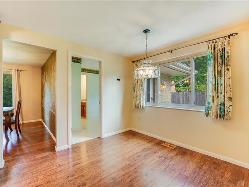 1135 Clintshire Drive, Centerville, OH 45459 Photo 8