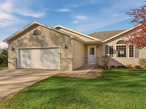 4414 Meadow Lakes Drive NW, Rochester, MN 55901