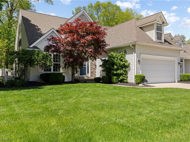 435 Country Walk , Amherst, OH 44001 Photo 2