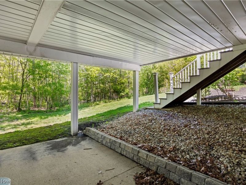 435 Country Walk , Amherst, OH 44001 Photo 32